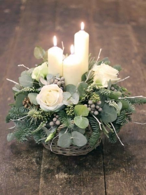 White Christmas candle arrangement